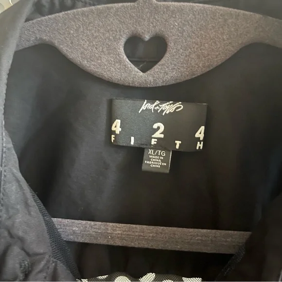 Lord & Taylor Sheer, Button-down, Collared Blouse Size XL Free with Purchase - Picture 2 of 10